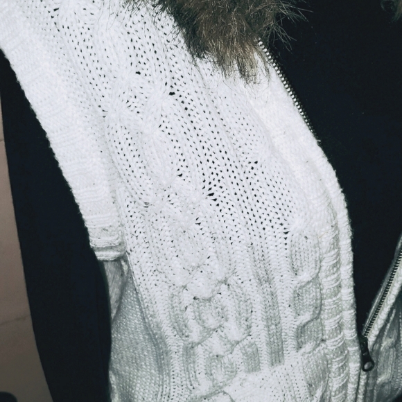 Cream/Off White Colored Vest - Picture 2 of 9